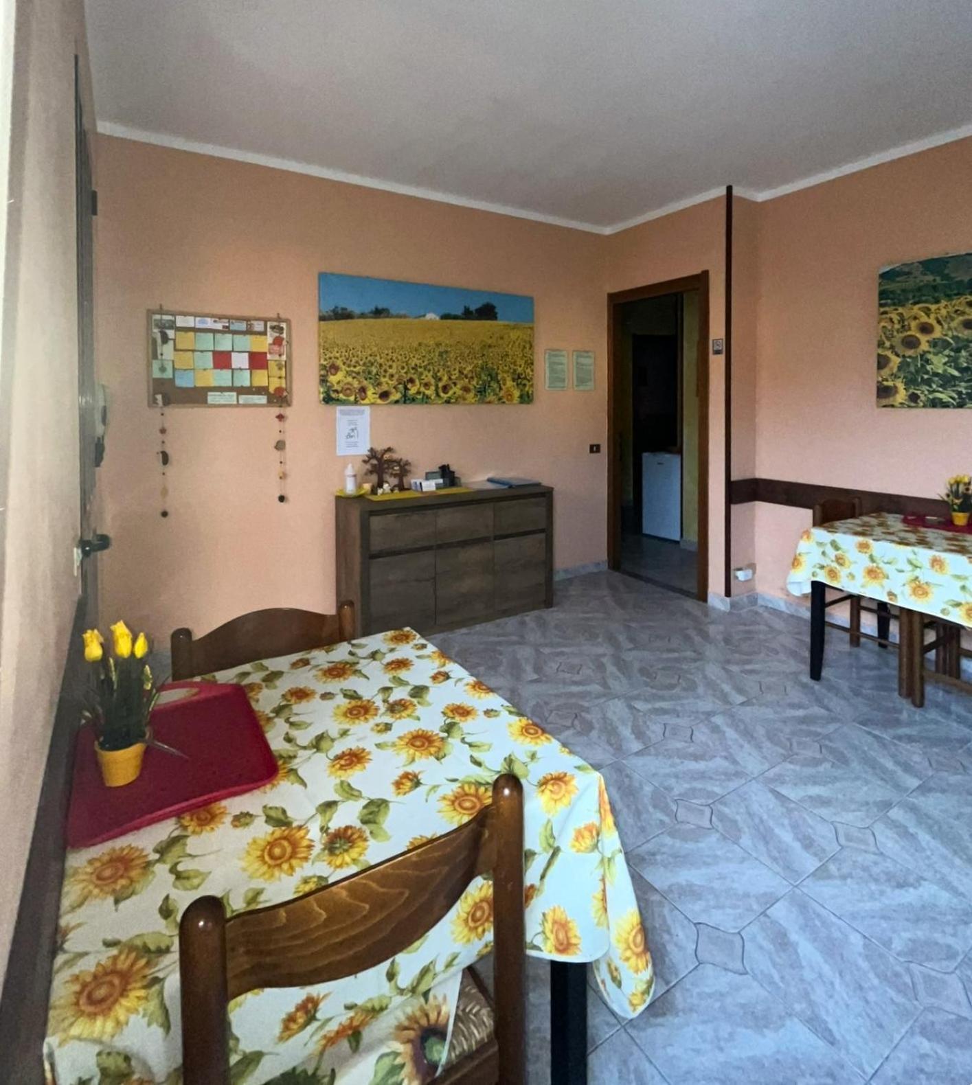 B&B Il Girasole Ortonovo Exterior photo