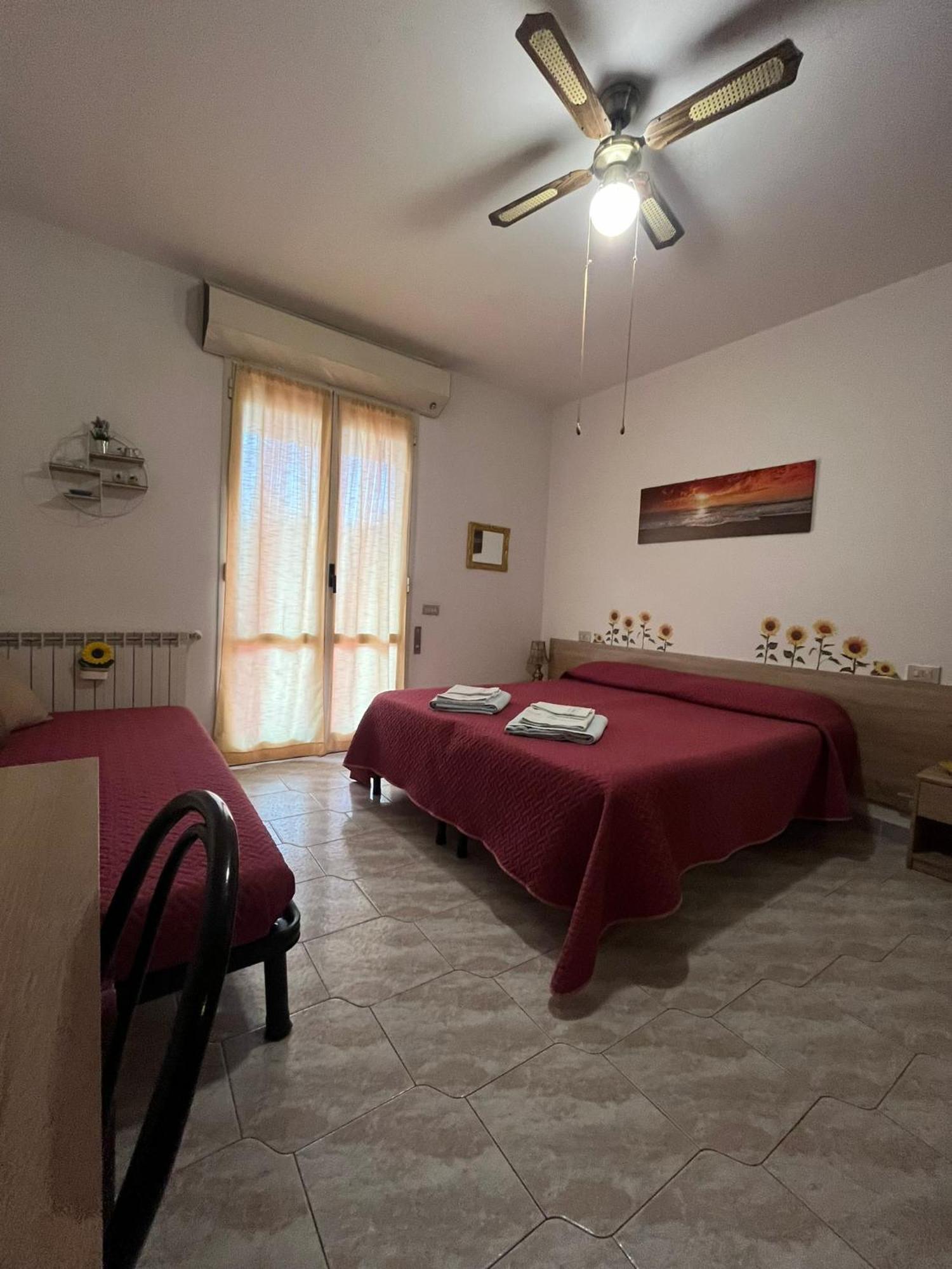 B&B Il Girasole Ortonovo Exterior photo